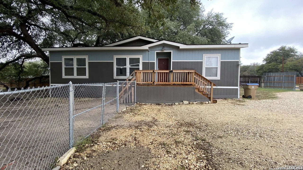 4406 Lost Hills Elmendorf TX 78112