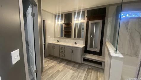 4406 Lost Hills Elmendorf TX 78112