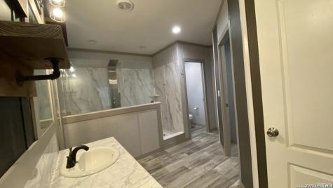 4406 Lost Hills Elmendorf TX 78112