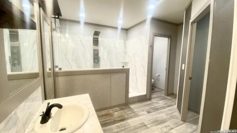 4406 Lost Hills Elmendorf TX 78112