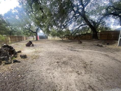 4406 Lost Hills Elmendorf TX 78112