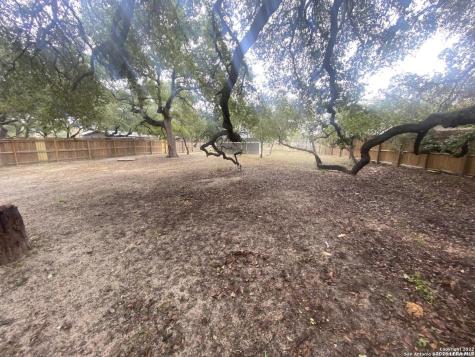 4406 Lost Hills Elmendorf TX 78112
