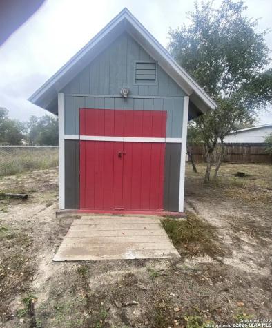 4406 Lost Hills Elmendorf TX 78112