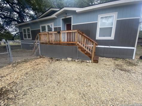 4406 Lost Hills Elmendorf TX 78112