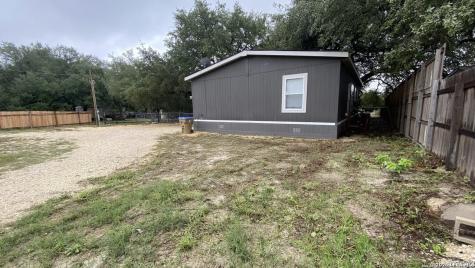 4406 Lost Hills Elmendorf TX 78112