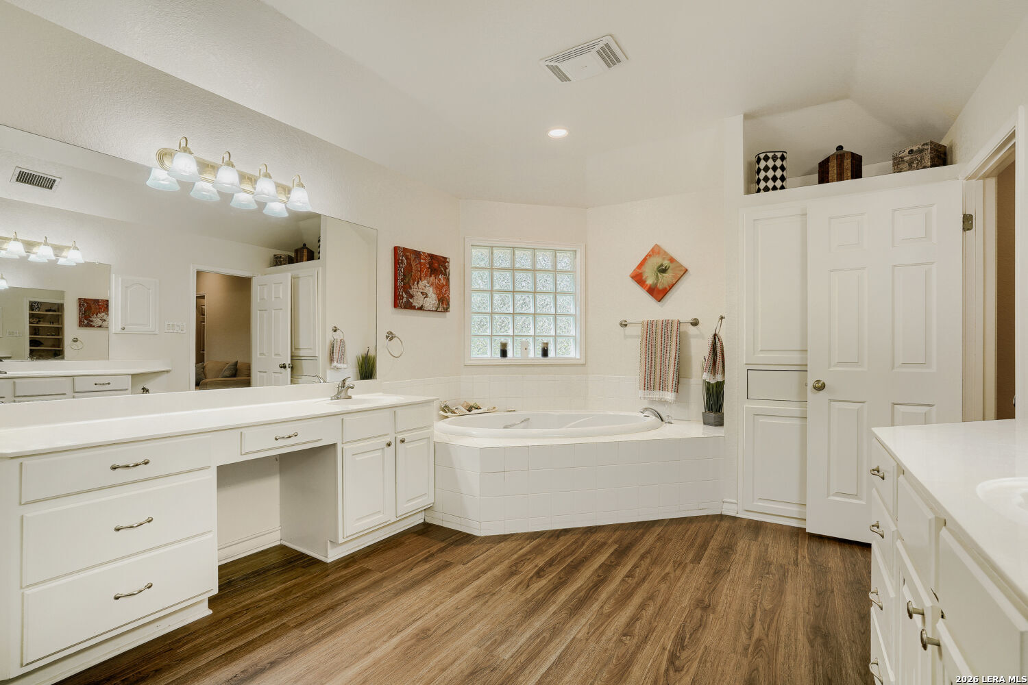 26331 White Eagle San Antonio TX 78260