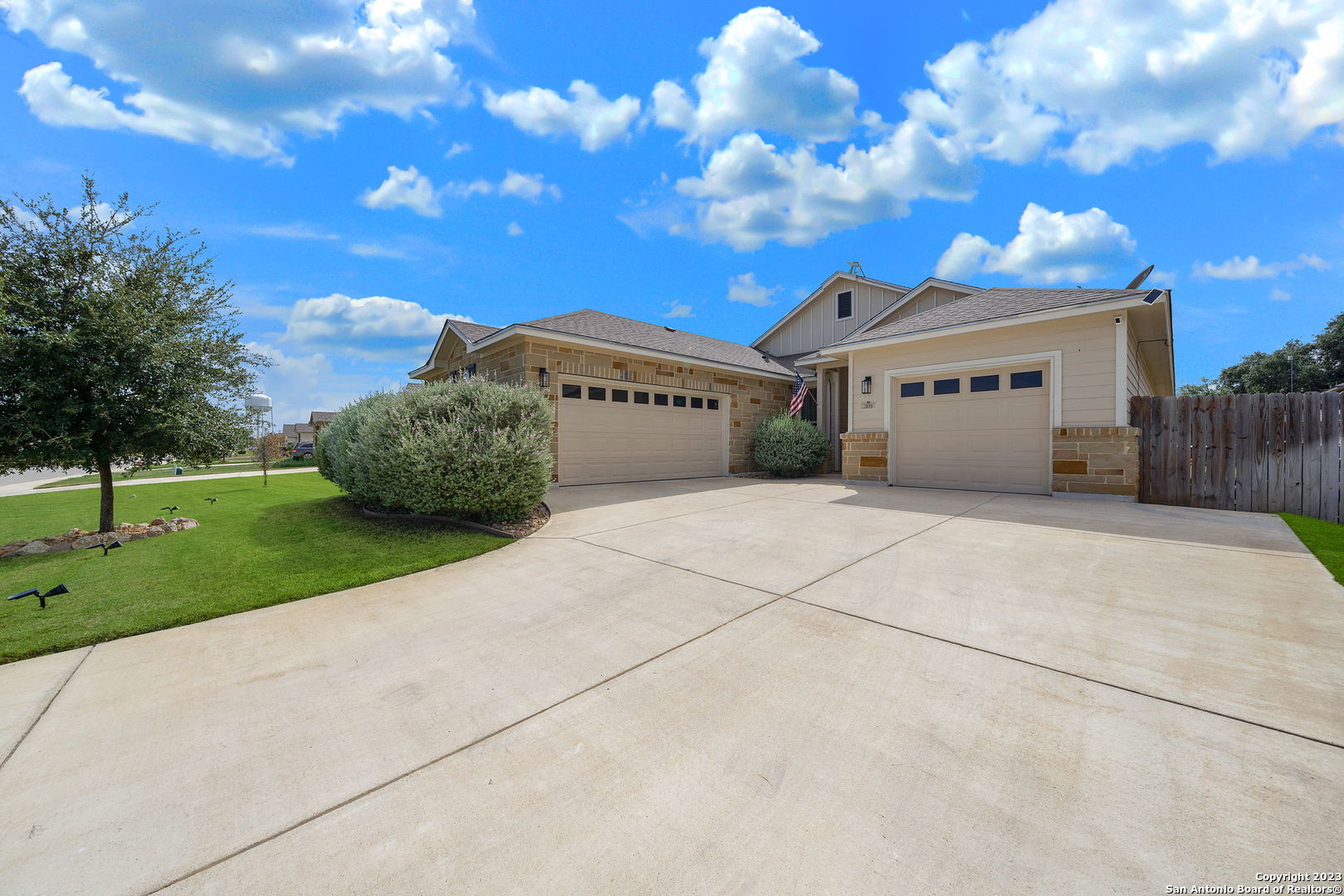 309 Iron Gate Pleasanton TX 78064