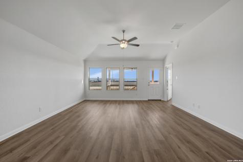 1177 Limestone Ridge Seguin TX 78155