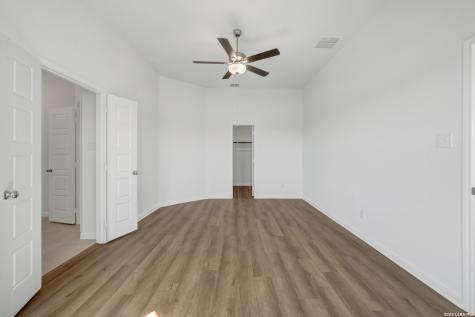 1177 Limestone Ridge Seguin TX 78155