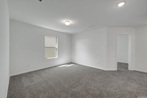 1177 Limestone Ridge Seguin TX 78155