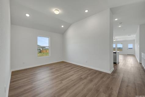 1177 Limestone Ridge Seguin TX 78155