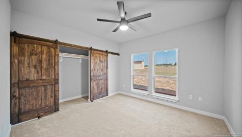 201 Lakeview Circle La Vernia TX 78121