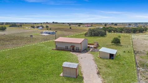 201 Lakeview Circle La Vernia TX 78121