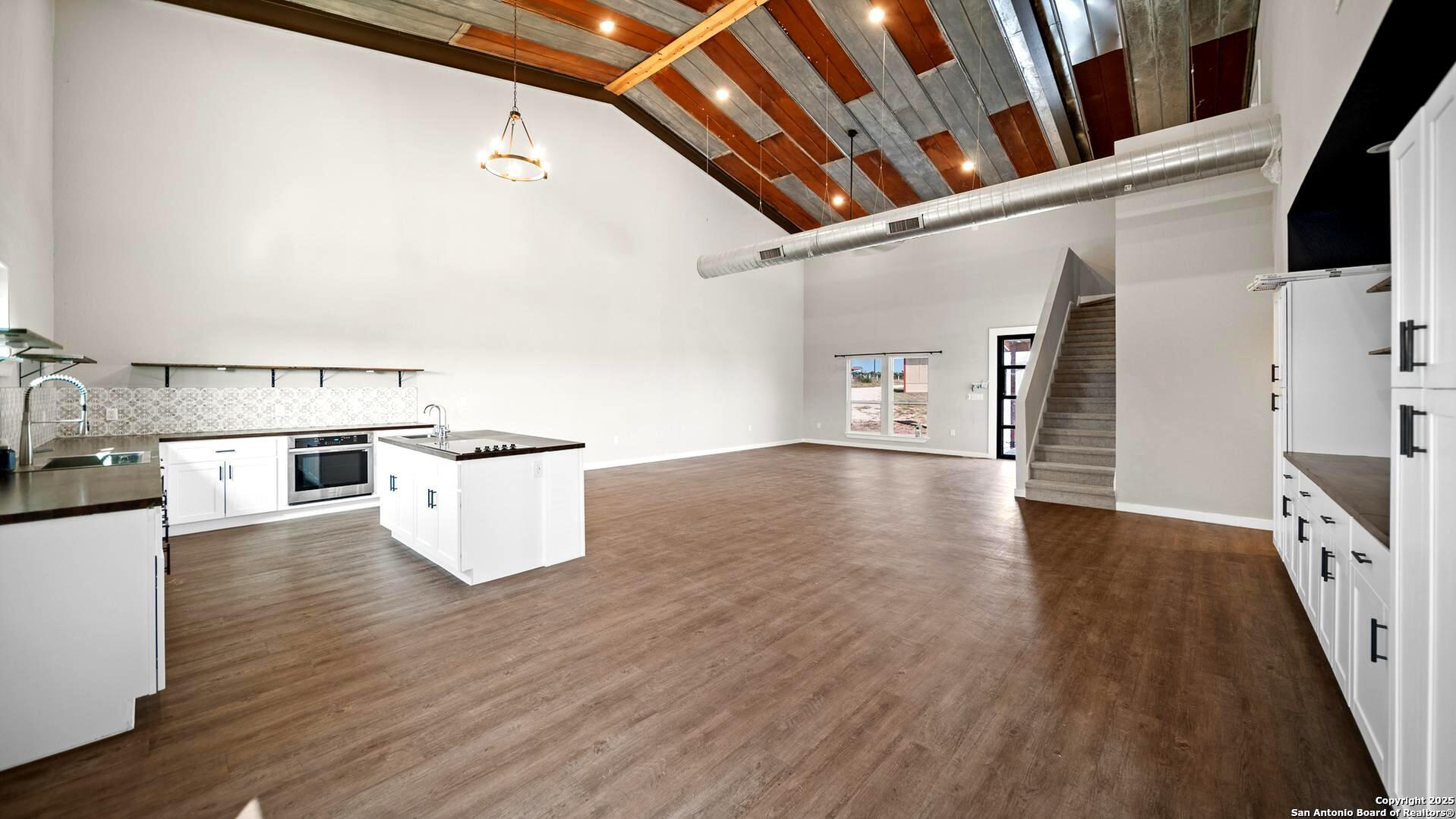 201 Lakeview Circle La Vernia TX 78121