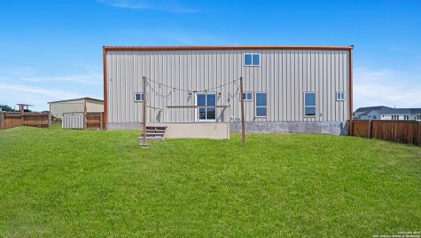 201 Lakeview Circle La Vernia TX 78121