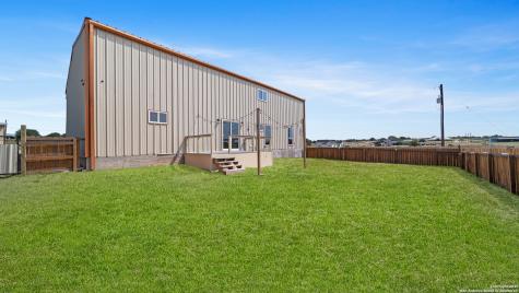 201 Lakeview Circle La Vernia TX 78121