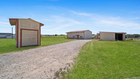 201 Lakeview Circle La Vernia TX 78121