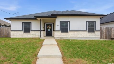 728 Crestview Floresville TX 78114