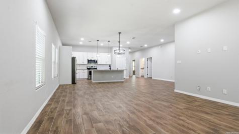 728 Crestview Floresville TX 78114