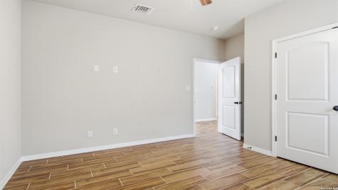 728 Crestview Floresville TX 78114