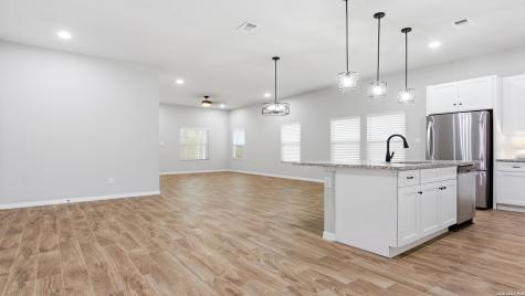 728 Crestview Floresville TX 78114