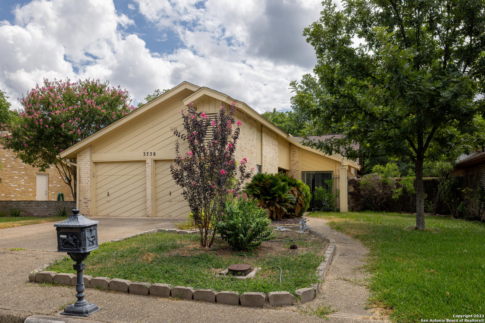 3738 Hunters Circle San Antonio TX 78230