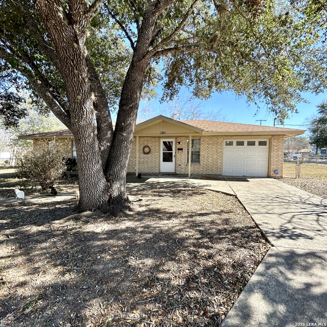 1215 W Crockett Beeville TX 78102