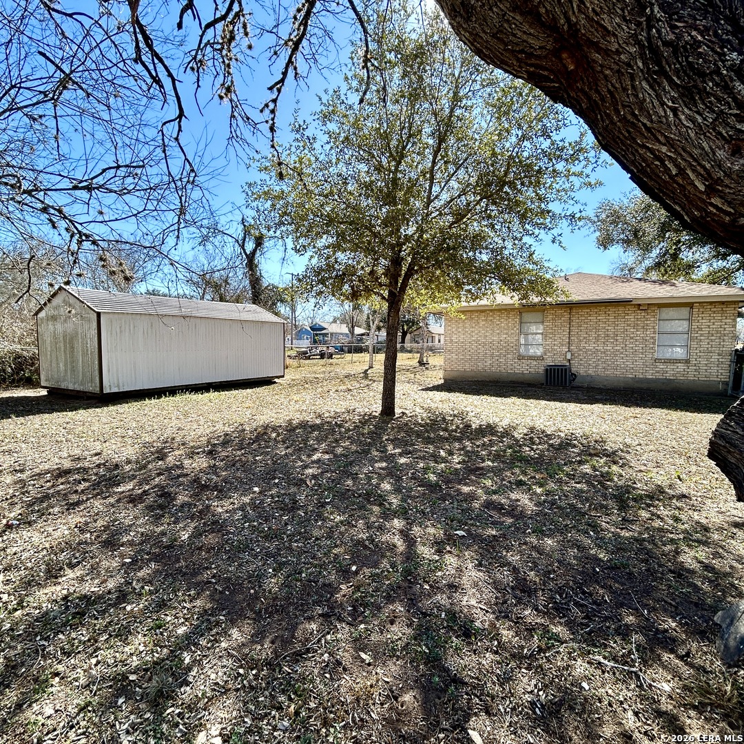 1215 W Crockett Beeville TX 78102