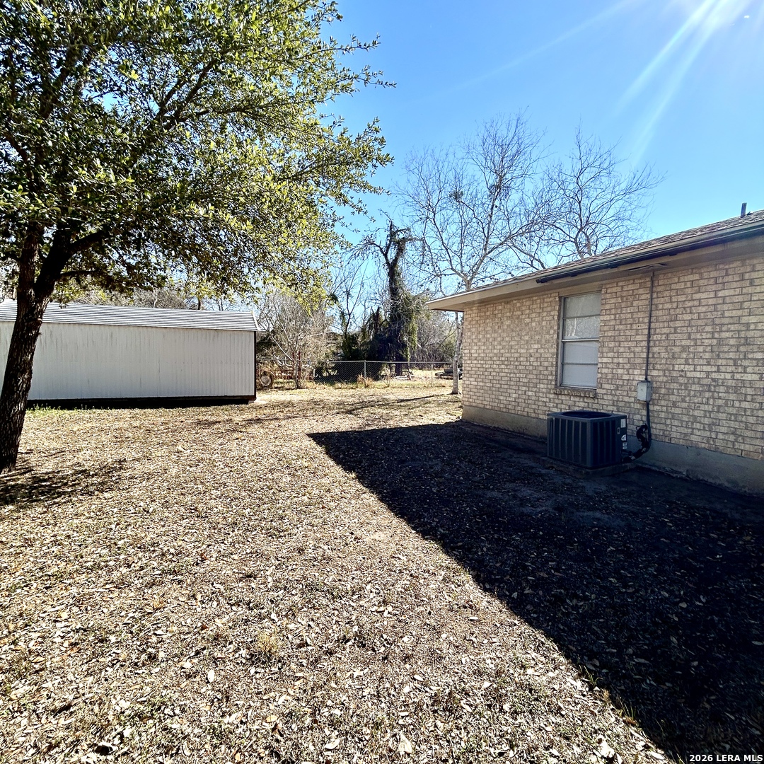 1215 W Crockett Beeville TX 78102