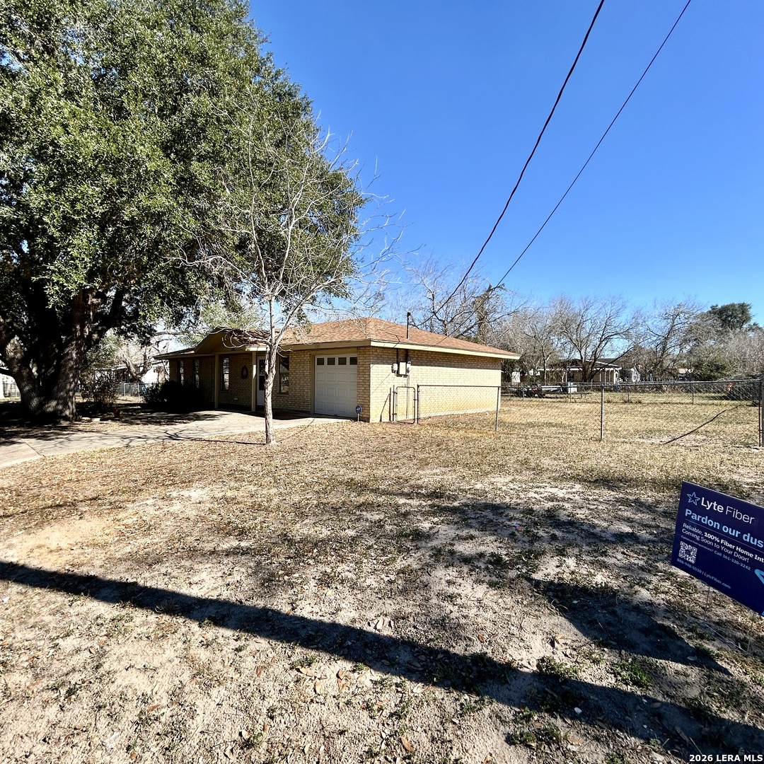1215 W Crockett Beeville TX 78102