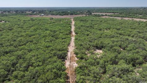 2822 Tomblin Road Bigfoot TX 78005