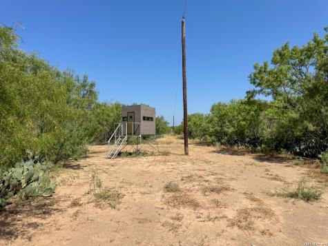 2822 Tomblin Road Bigfoot TX 78005