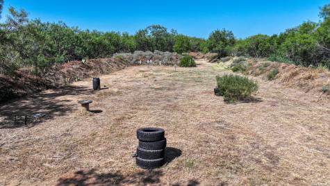 2822 Tomblin Road Bigfoot TX 78005