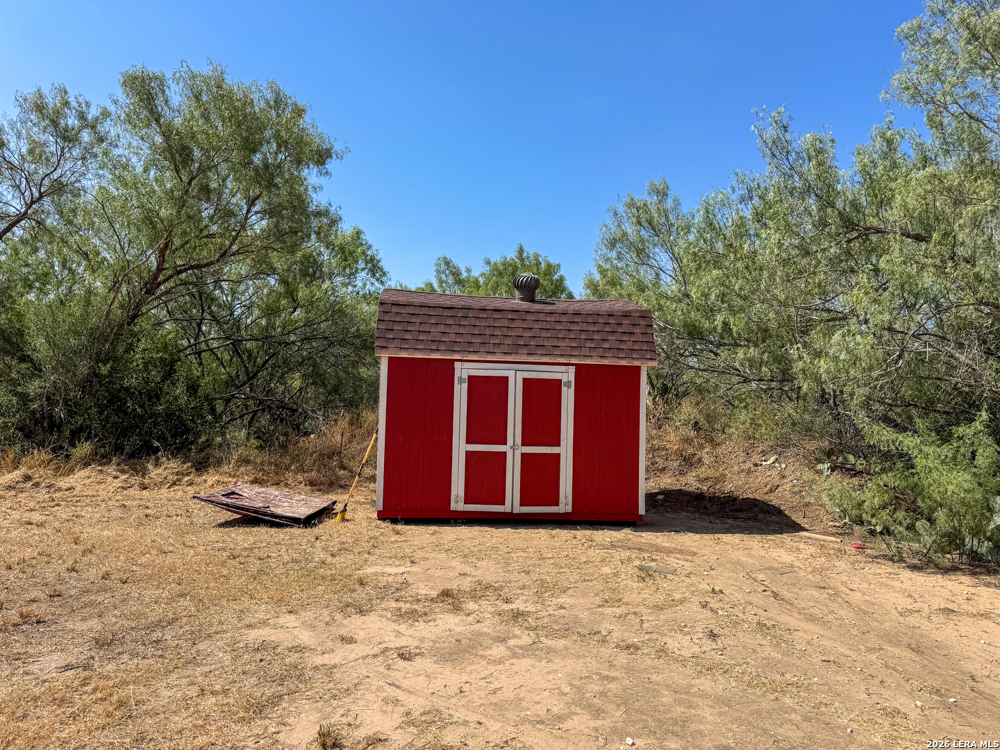 2822 Tomblin Road Bigfoot TX 78005