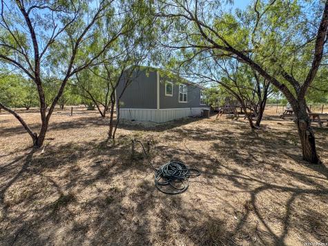2822 Tomblin Road Bigfoot TX 78005