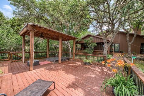 25627 Dull Knife Trail San Antonio TX 78255
