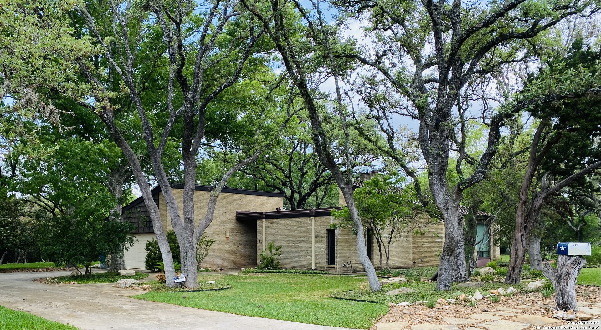 127 W Mossy Cup Street Shavano Park TX 78231