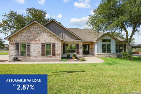 100 W Ashton Floresville TX 78114