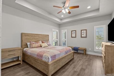 100 W Ashton Floresville TX 78114