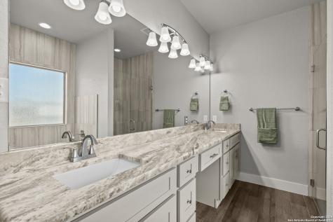 100 W Ashton Floresville TX 78114