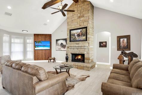 300 Rose Meadow Drive La Vernia TX 78121