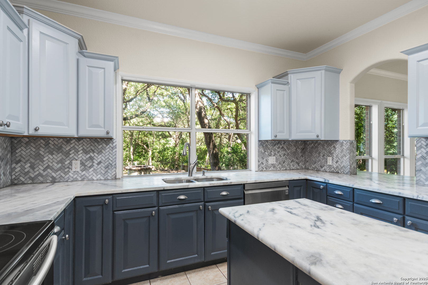 15125 Flying Circle Helotes TX 78023