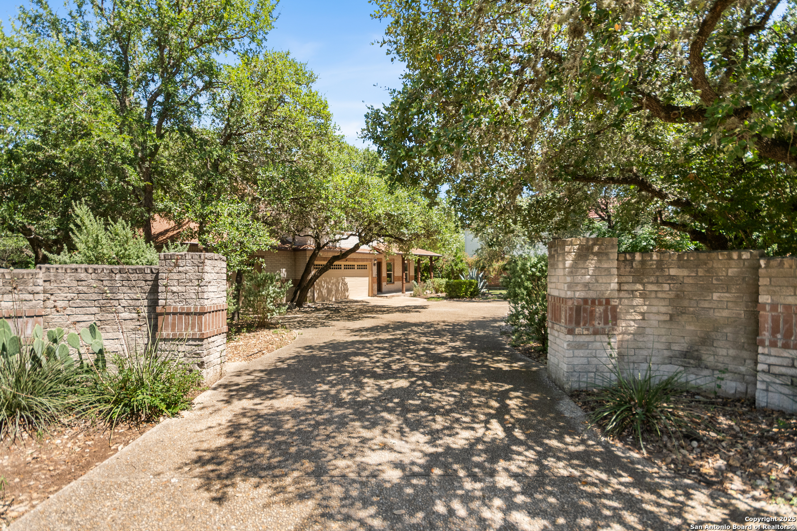 15125 Flying Circle Helotes TX 78023