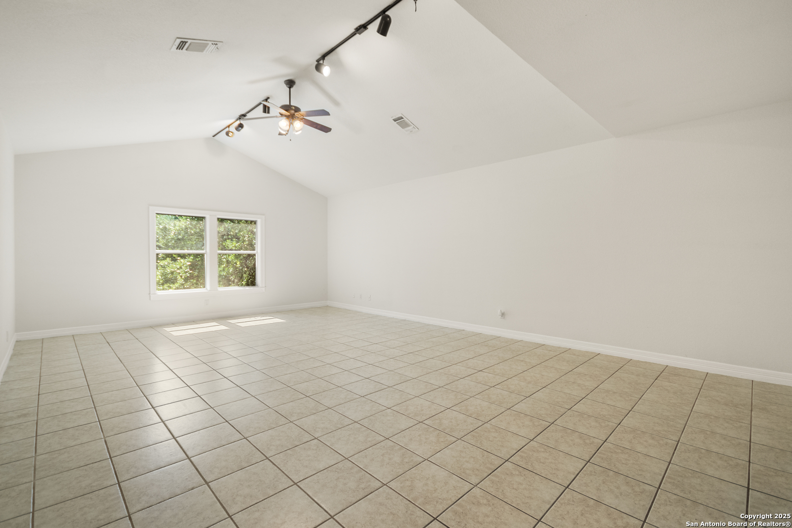 15125 Flying Circle Helotes TX 78023
