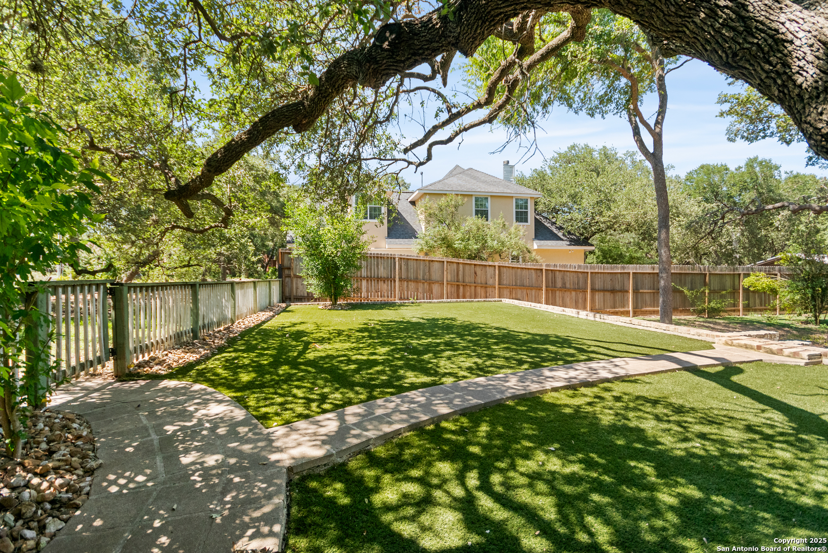 15125 Flying Circle Helotes TX 78023