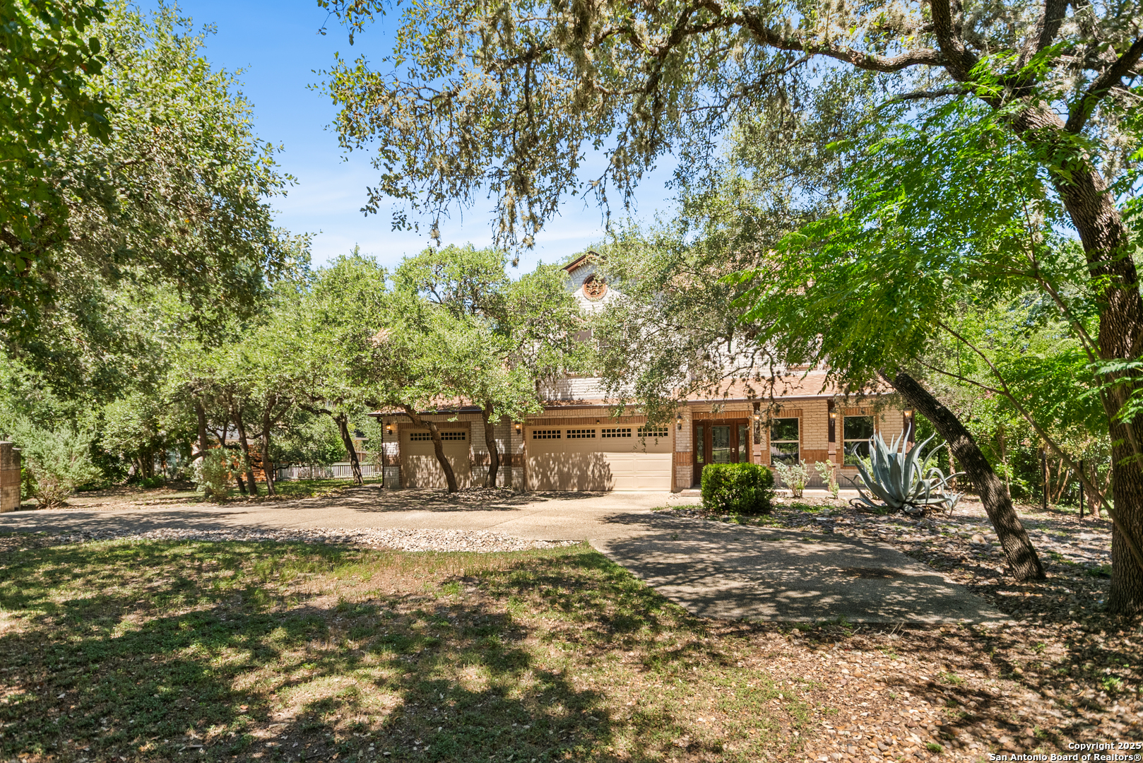 15125 Flying Circle Helotes TX 78023