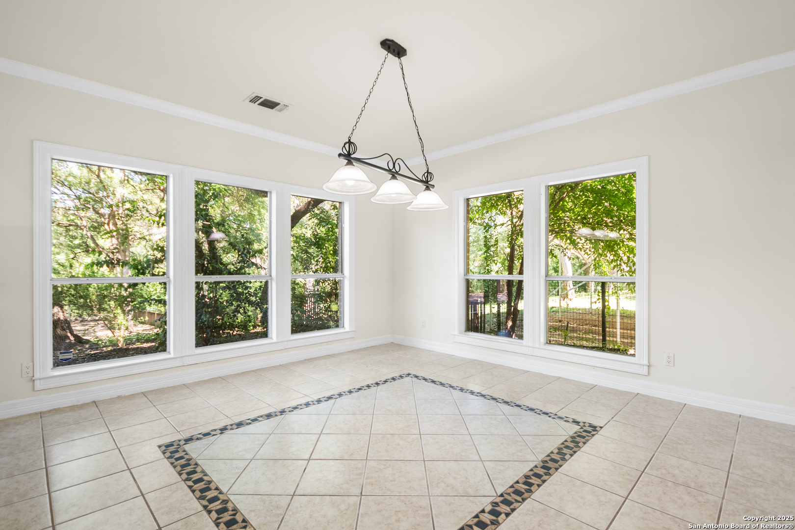 15125 Flying Circle Helotes TX 78023