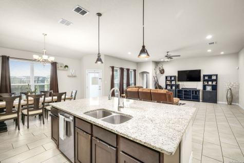 117 Fairway Floresville TX 78114