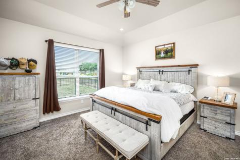 117 Fairway Floresville TX 78114