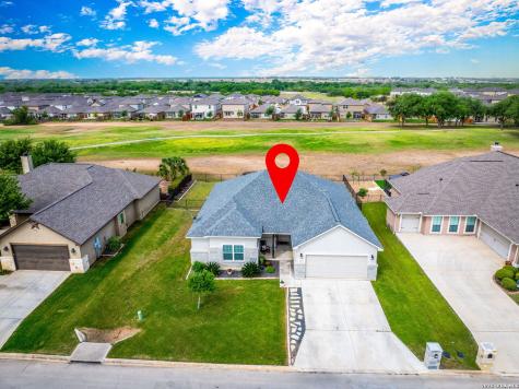 117 Fairway Floresville TX 78114